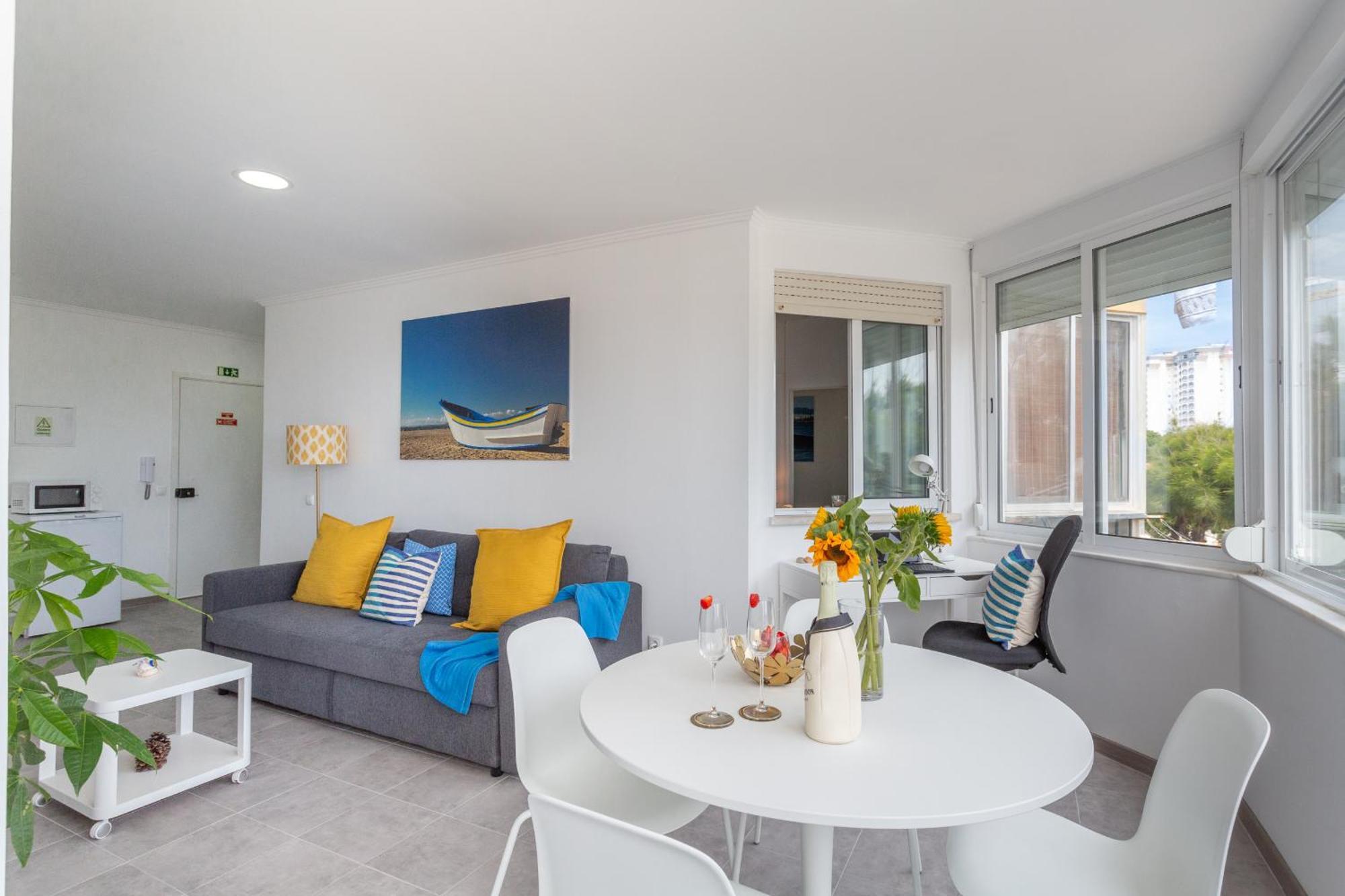 קוסטה דה קפאריקה Beguest Beachfront Apartment Caparica Lisbon מראה חיצוני תמונה